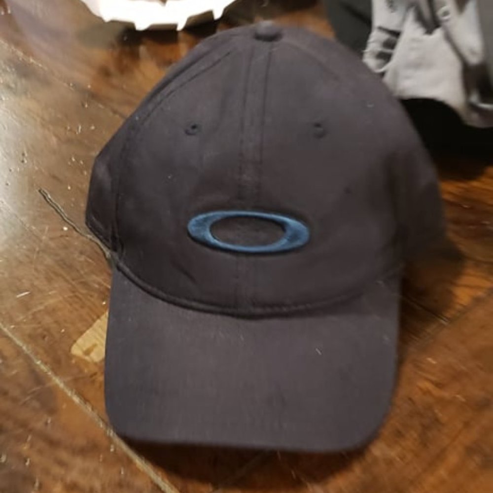 Oakley Hat